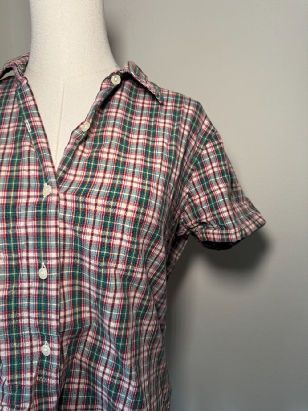 Abercrombie Y2K Green, Red, and Cream Plaid Short Sleeve Baby Button Up Blouse - Picture 8 of 13
